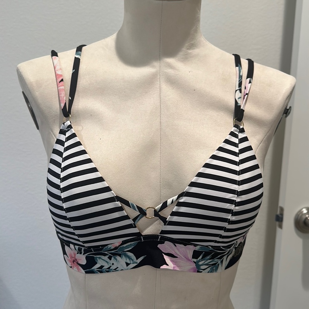 Pink- Victoria Secret bralette. Size small.